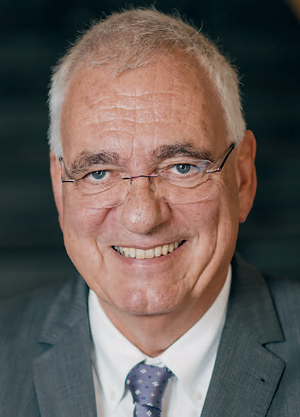 Prof. Dr. Schwab, Präsident der BStBK