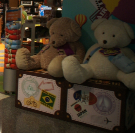 Spielzeugladen Doha International Airport, Foto: C. Koss 2015